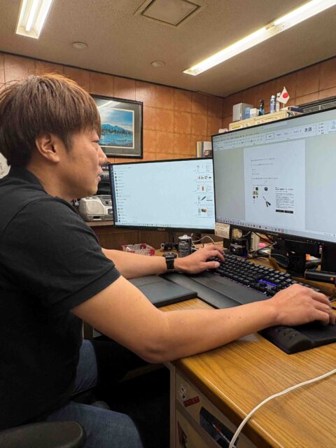 株式会社Y.D.E 吉田社長のデスクワーク