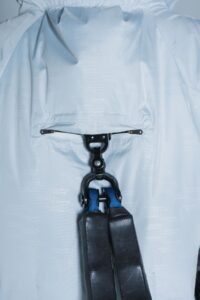 アイズフロンティア2025EFウェア_10205_ファスナー付きランヤード取付口