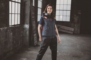 バートルエアークラフトAC2071シリーズ_モデル着用