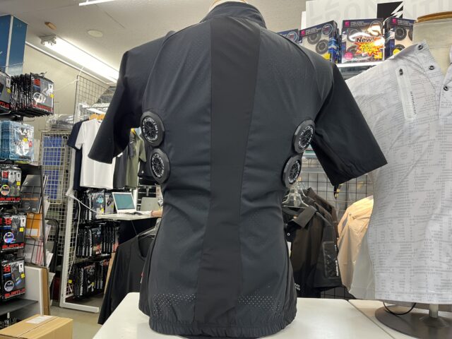 アイズフロンティア2024ペルチェベスト_#104背面