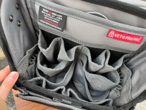 TP-LC_小型サイズの手持ちタイプのツールボックス_内側にポケット23個