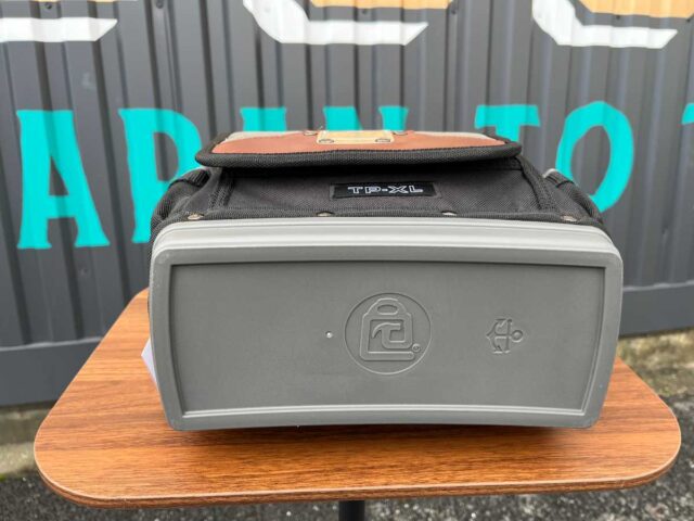 TP-LC_小型サイズの手持ちタイプのツールボックス_底面