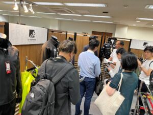 アイズフロンティア展示会の様子_2024AW