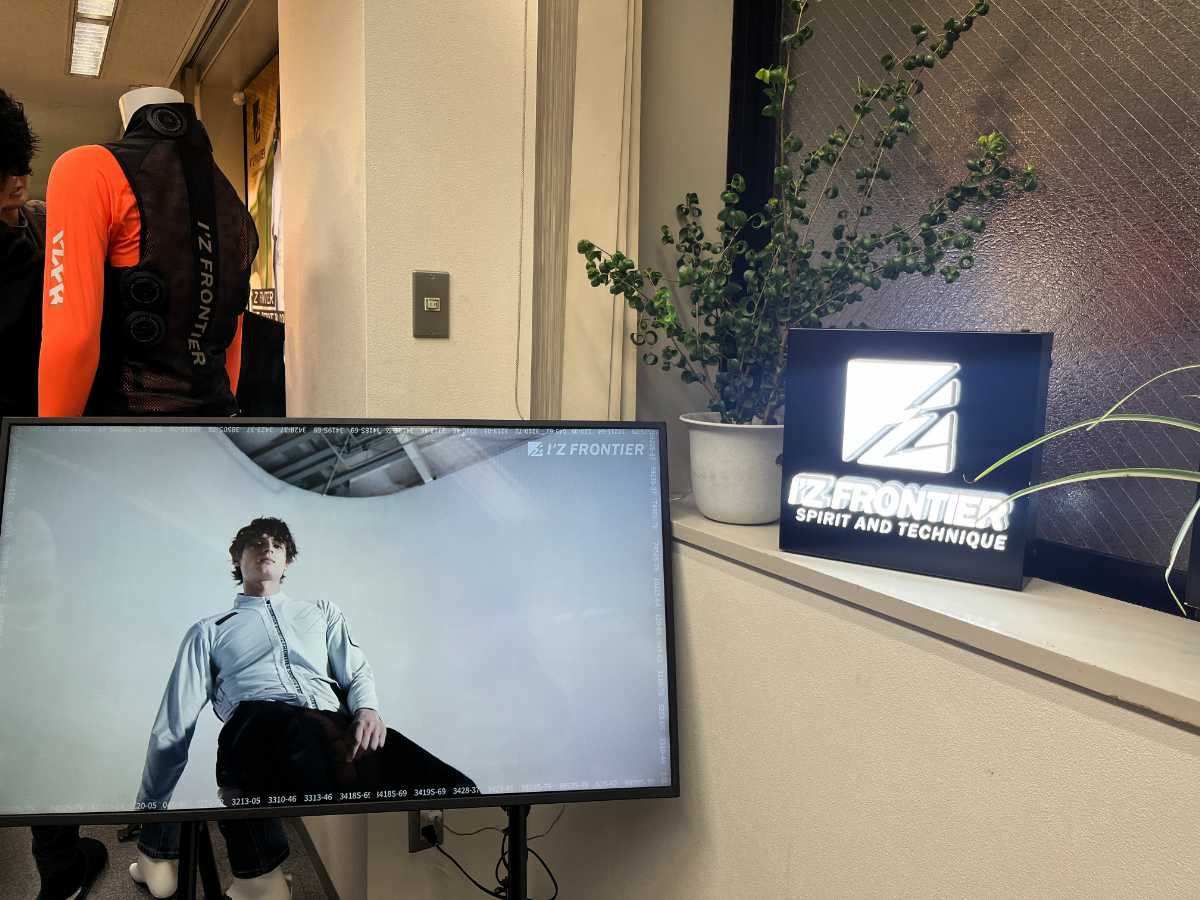 アイズフロンティア展示会の会場入り口_2025SS_