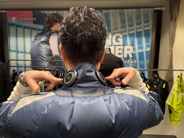 アイズフロンティア2026SS展示会_EFウェアの新作_#11030_首元ぴったり