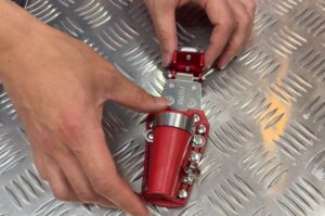 マルチアジャスターの着脱を確認