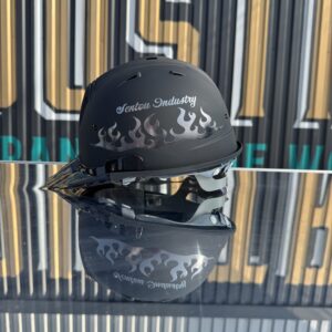 進和化学工業のヘルメットに凄技UV印刷加工_メタリック、凹凸