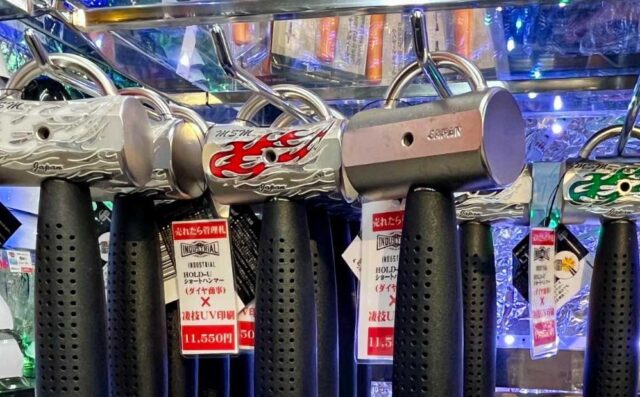 だいまつ店舗_オススメ工具紹介_2025年1月_ダイヤ商事HOLD-Uショートハンマー凄技UV印刷_アップ