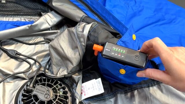 バートルエアークラフトのバッテリーのスイッチを入れる