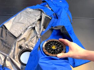 バートルエアークラフトのファンをウェアに差し込み完了