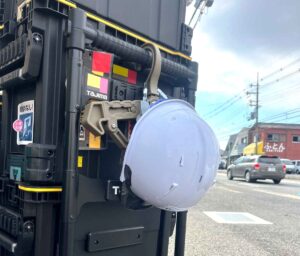 タジマツールボックス_ハンドル背面部には6個のセフホルダー