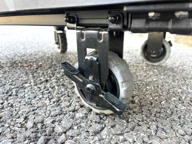 タジマツールボックス_安全性を高める大型タイヤ