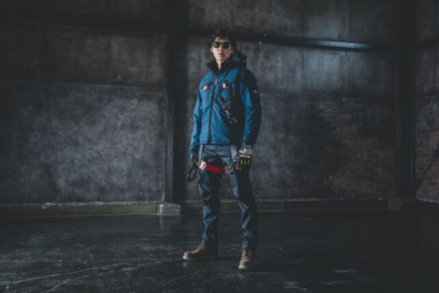 バートル2024AW_5050_防寒ウェア_モデル着用